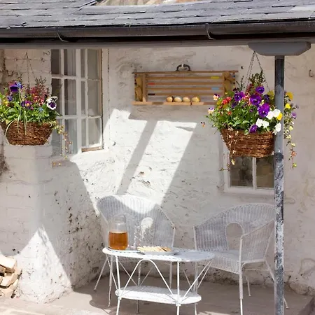 Feriehus Morton House - 7 Brm With Private Courtyard And Stable Block Sleeps 2-14 Flexible Pricing For Every Group Size *