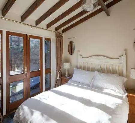 Feriehus Morton House - 7 Brm With Private Courtyard And Stable Block Sleeps 2-14 Flexible Pricing For Every Group Size Masham