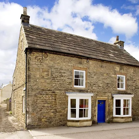 Morton House - 7 Brm With Private Courtyard And Stable Block Sleeps 2-14 Flexible Pricing For Every Group Size Feriehus *