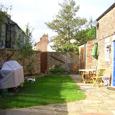 Feriehus Morton House - 7 Brm With Private Courtyard And Stable Block Sleeps 2-14 Flexible Pricing For Every Group Size