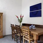 Prázdninový dům Morton House Let Yorkshire Dales - One 4 Brm Farmhouse, 3brm Stable Block Sleeps 2-16 *