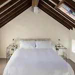 Morton House Let Yorkshire Dales - One 4 Brm Farmhouse, 3brm Stable Block Sleeps 2-16 * Masham